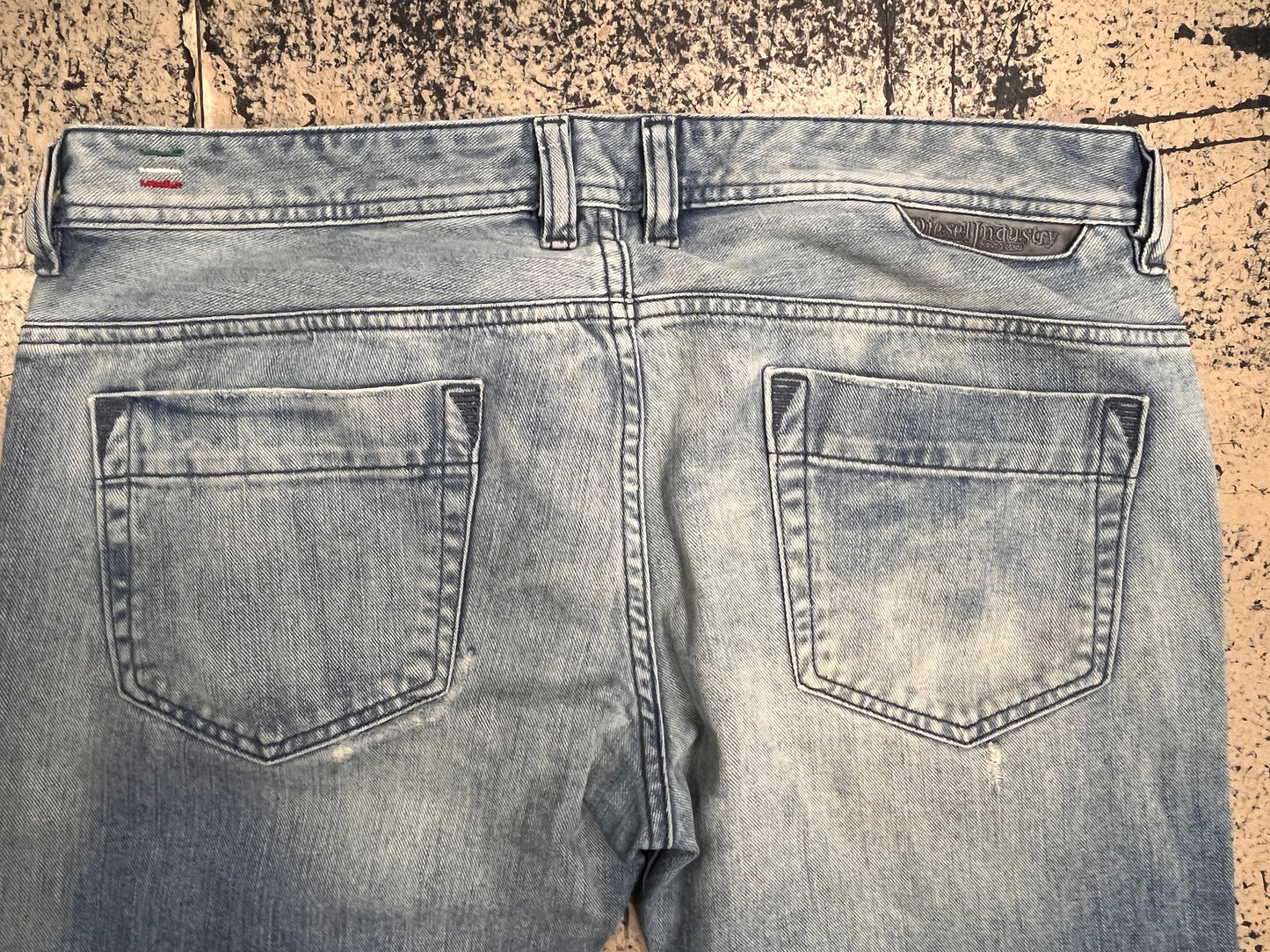 Diesel Jeans 34x30 - Straight Fit/Light Wash/Distressed