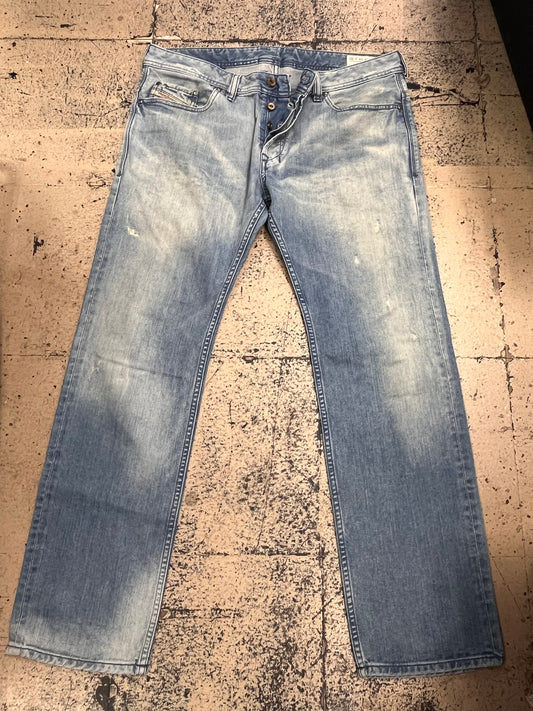 Diesel Jeans 34x30 - Straight Fit/Light Wash/Distressed