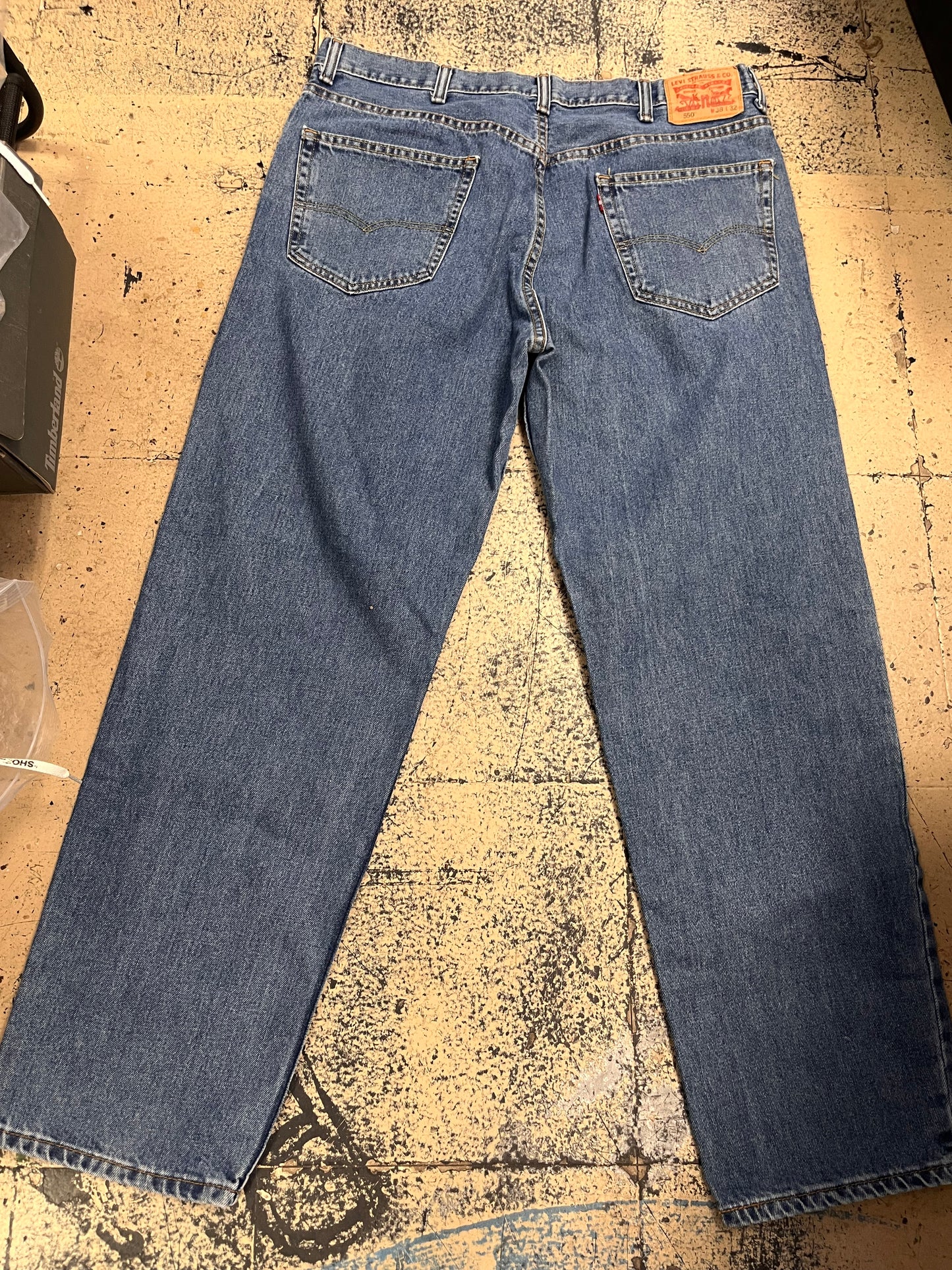 Levi’s 550 Jeans 38x32 - Relaxed Fit/Medium Wash