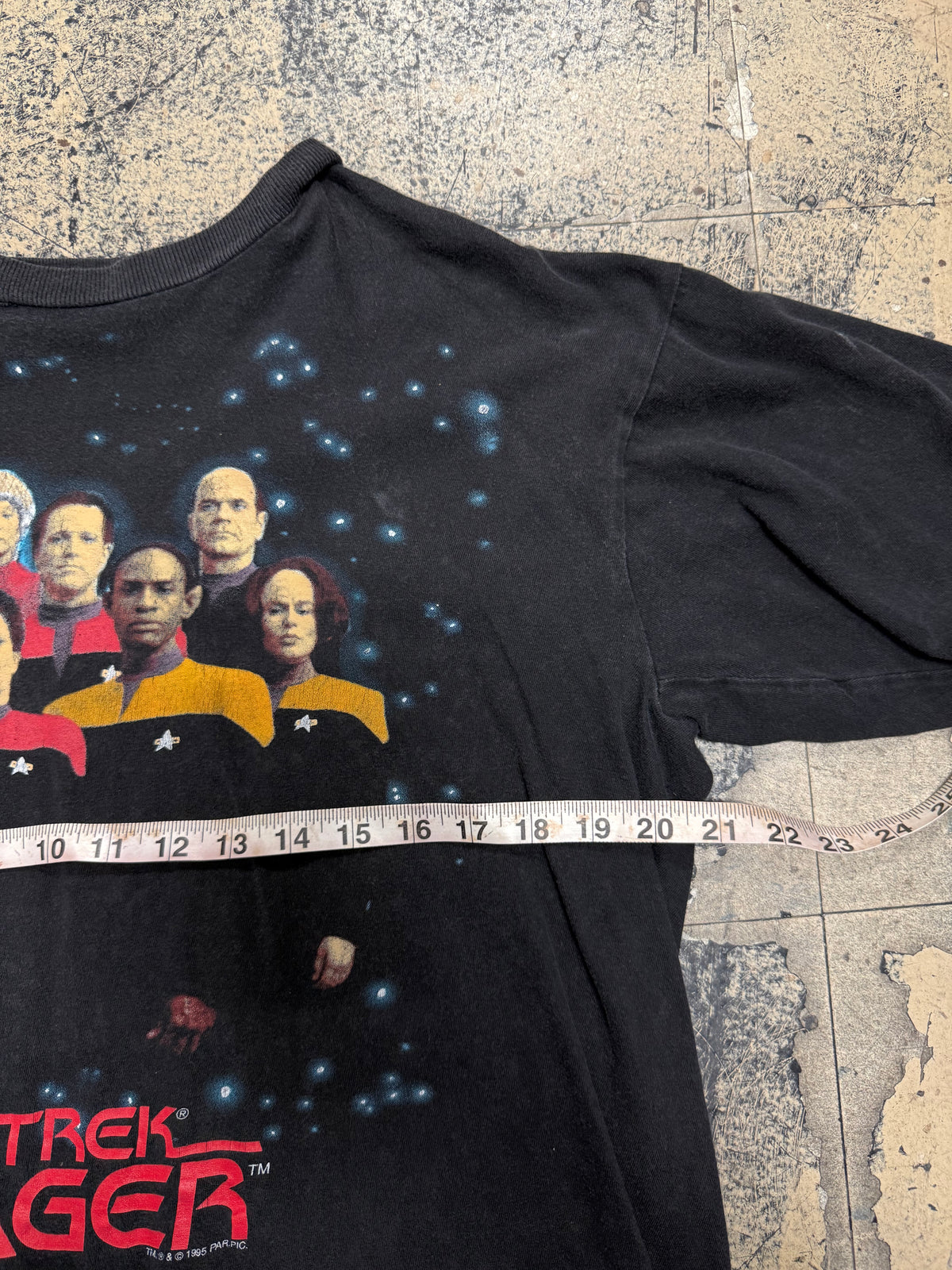 Star Trek Voyager Tee - Size L